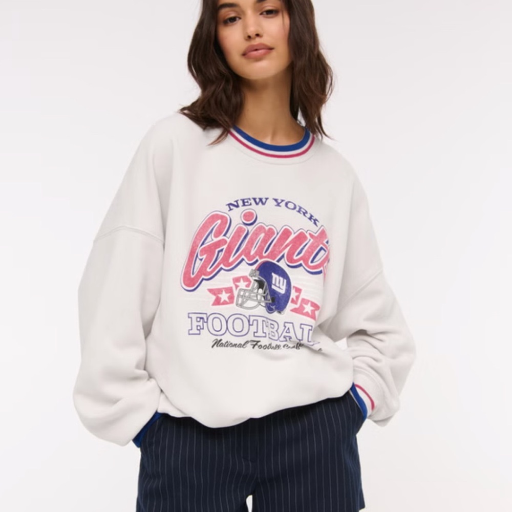 NWT Abercrombie and Fitch New York Giants NFL Crewneck